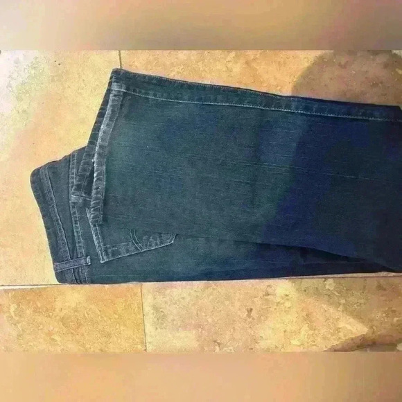 Vintage Levi’s 518 Super Low Bootcut jeans. Medium wash size 11.. - Picture 2 of 4